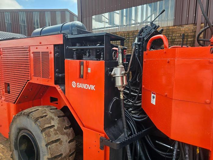 Used SANDVIK DS310 ROCK ROOF BOLTER