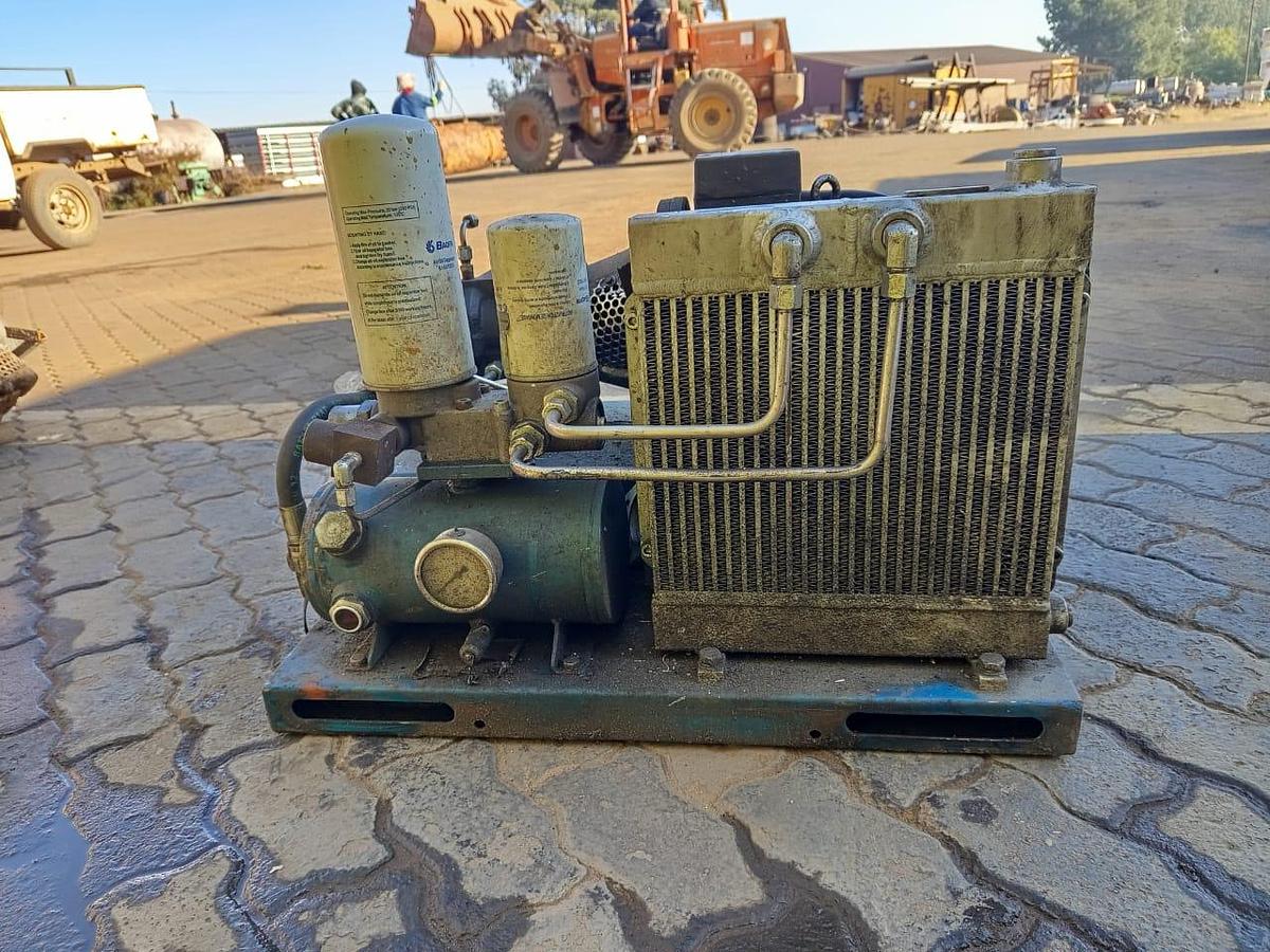 Used BOUWA COMPRESSOR 525V