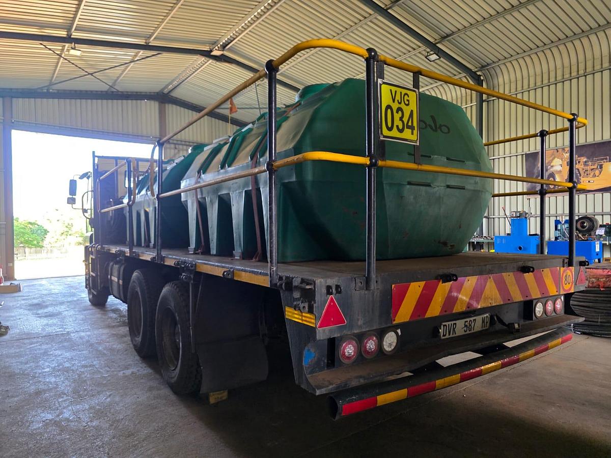 Used MAN 33-400BB 6X4 TRUCK WITH TWO (2) 2500 LITRE WATER TANKS & PUMPS - WITH NATIS