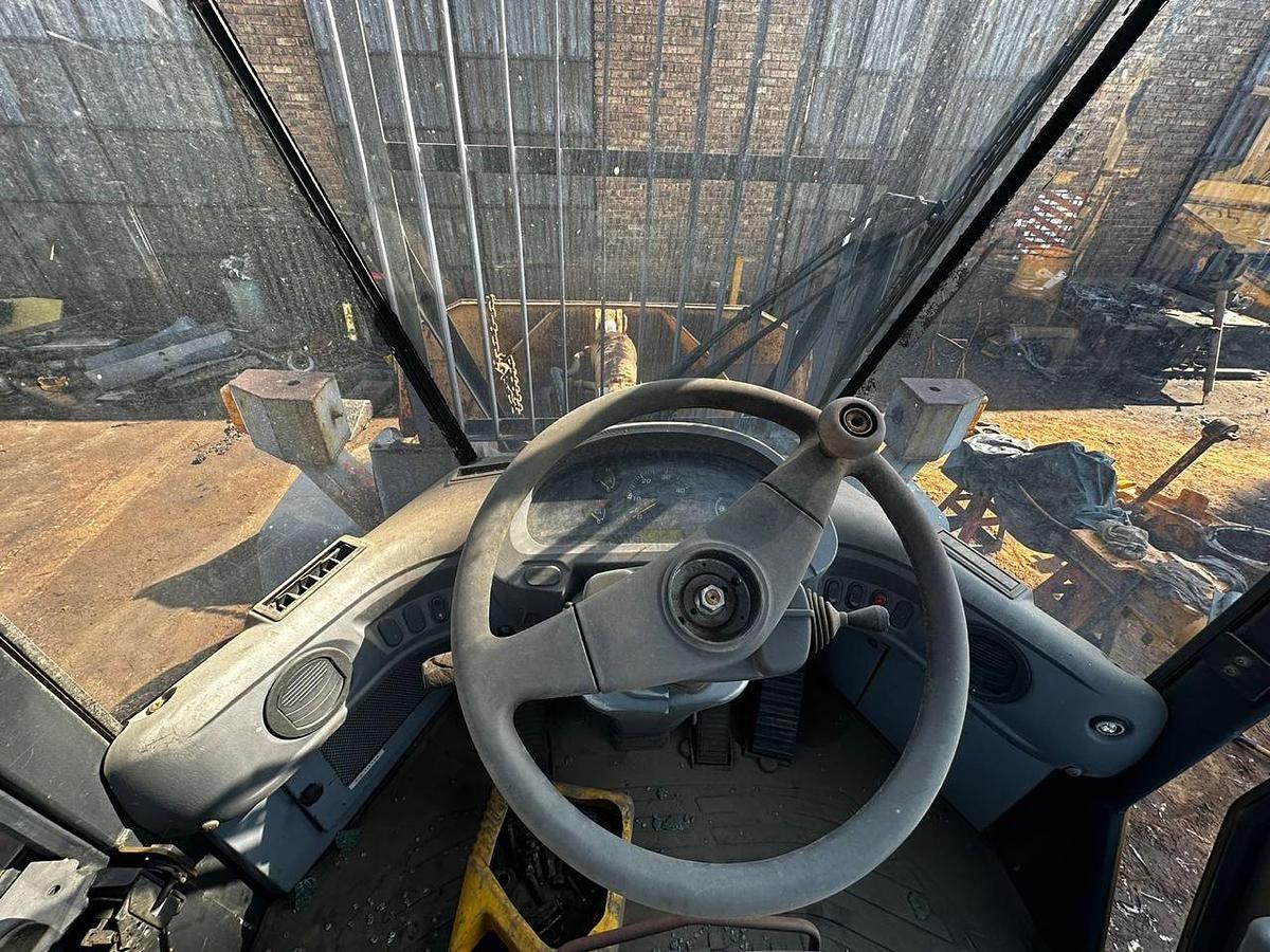 Used KOMATSU WA250-6 FRONT END LOADER - INOPERABLE