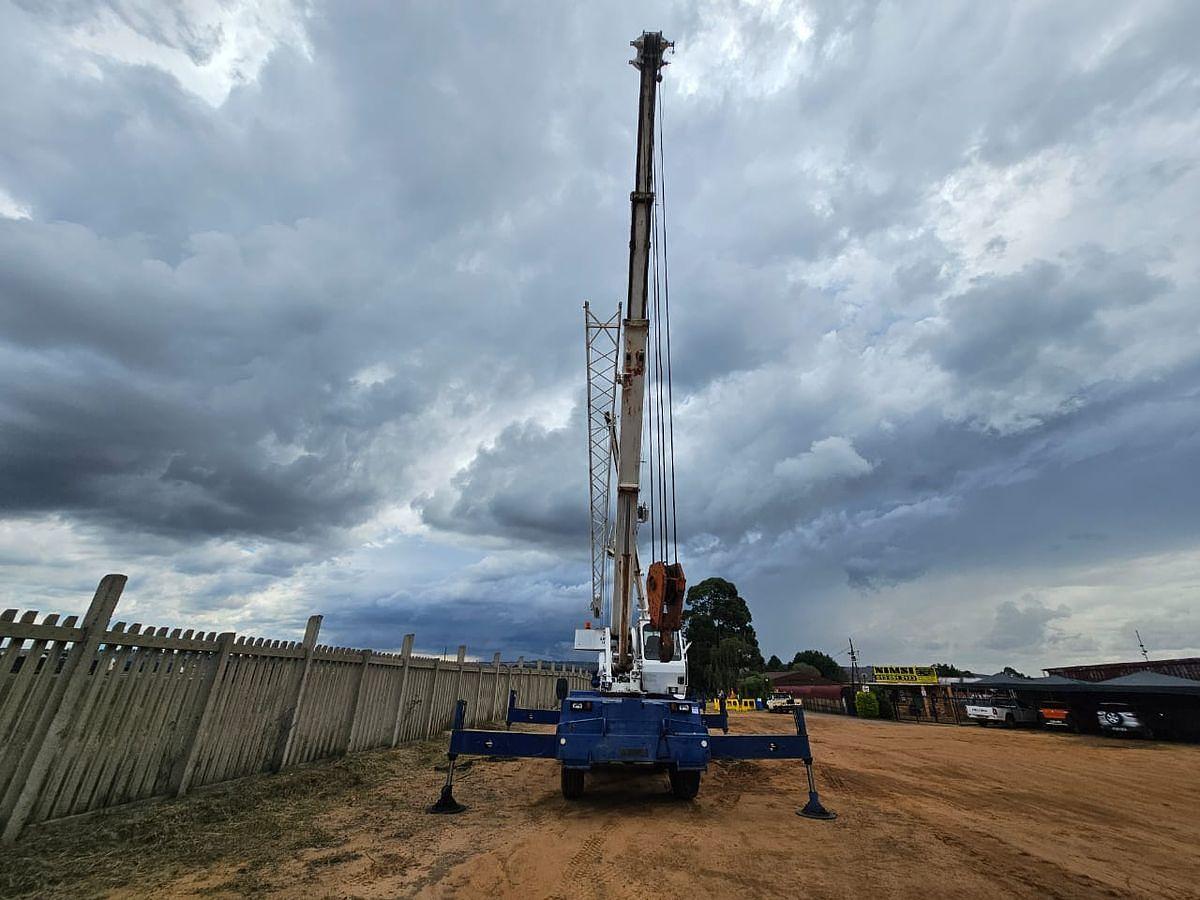 Used 18 TONNES CAPACITY FAUN CRANE - OPERATIONAL