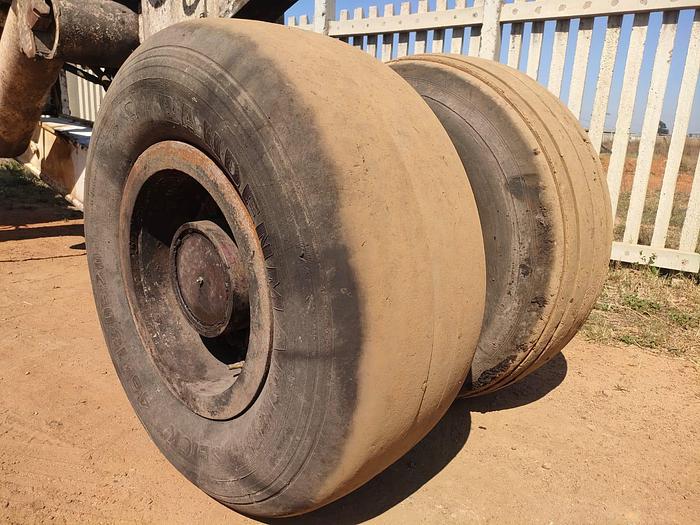 Used CATERPILLAR 621E KRESS SLAG POT CARRIER & TIPPER (RUNNER)