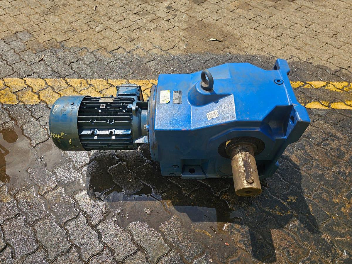 Used 7.5 KW MOTORIZED GEARBOX (USED)
