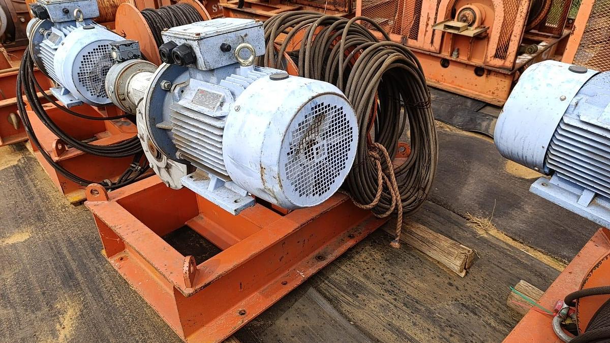 Used 11 KW SINGLE DRUM WINCH WITH MOTORIZED GEARBOX(USED)