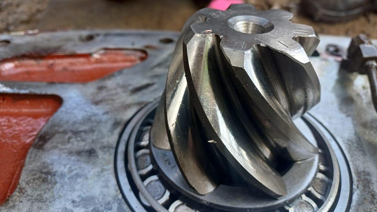 Used PINION (NEW)
