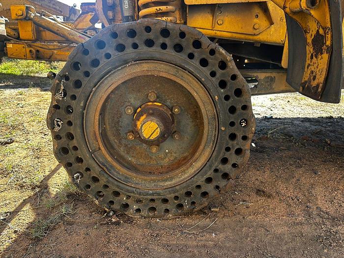 Used BELL TRACTOR (RUNNER)