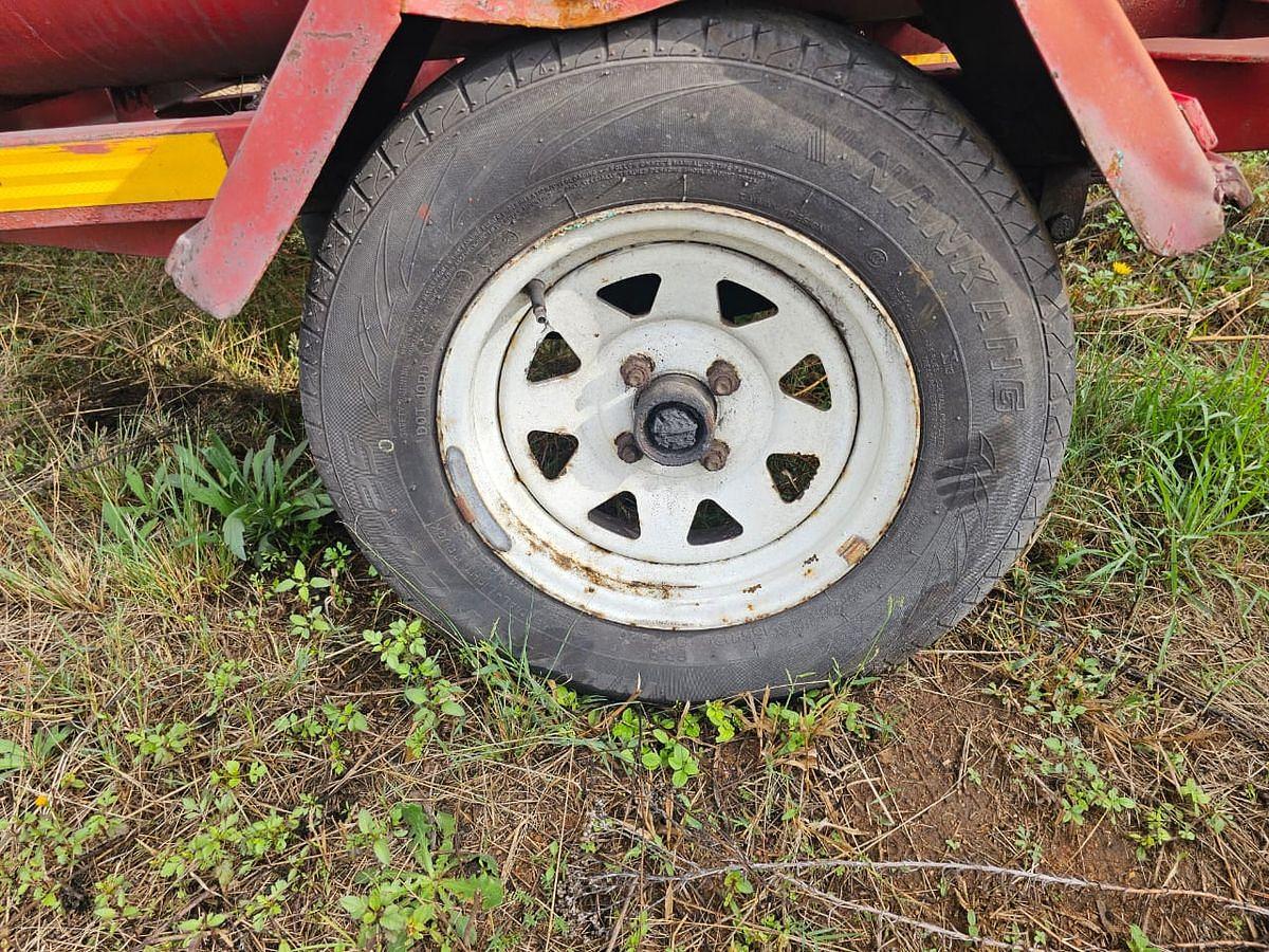 Used SINGLE AXLE 125 KG (2) DRY CHEMICAL POWDER FIRE EXTINGUISHER TRAILER