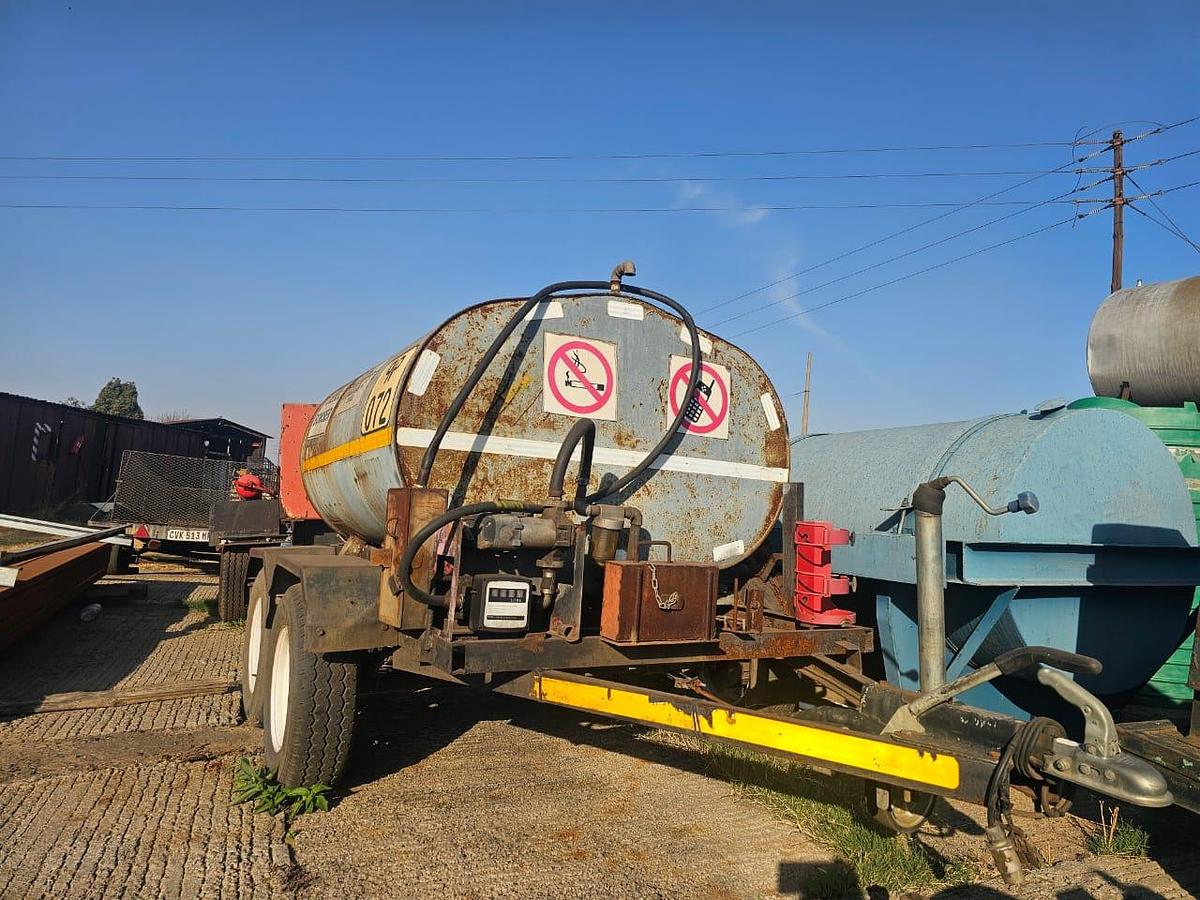 Used HEAVY DUTY 2500 LITRE DIESEL BOWSER TRAILER WITH PUMP & METER- USED CONDITION