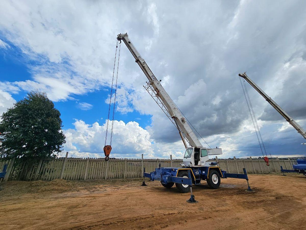 Used 18 TONNES CAPACITY FAUN CRANE - OPERATIONAL