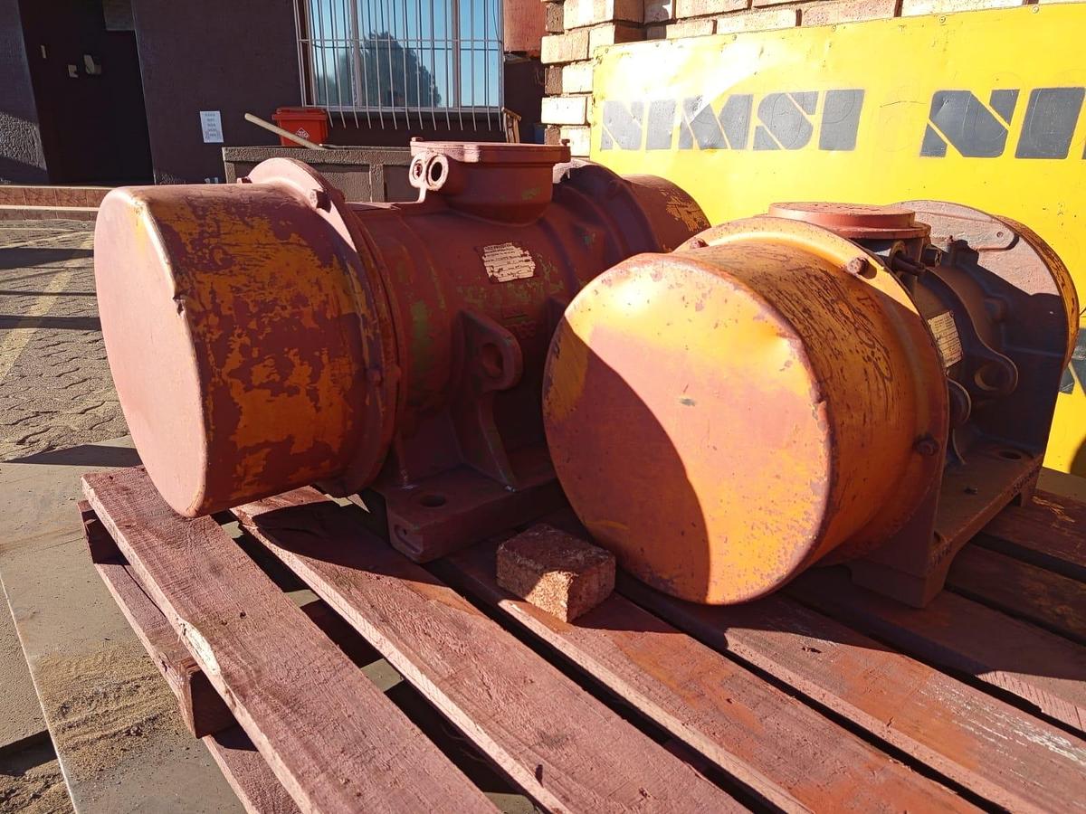 Used VIBRATING MOTOR 2.69KW