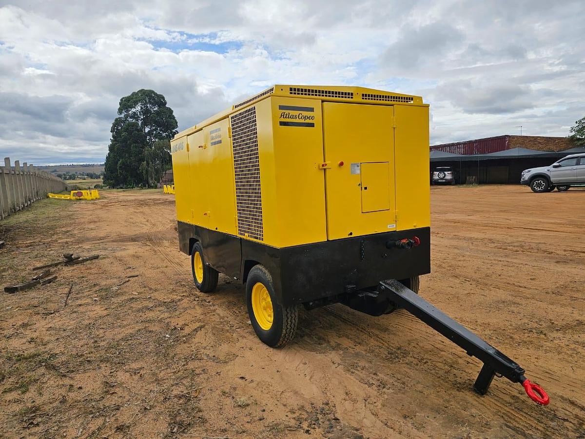 Used ATLAS COPCO XAS 495 MOBILE COMPRESSOR WITH MERCEDES BENZ ENGINE - OPERATIONAL