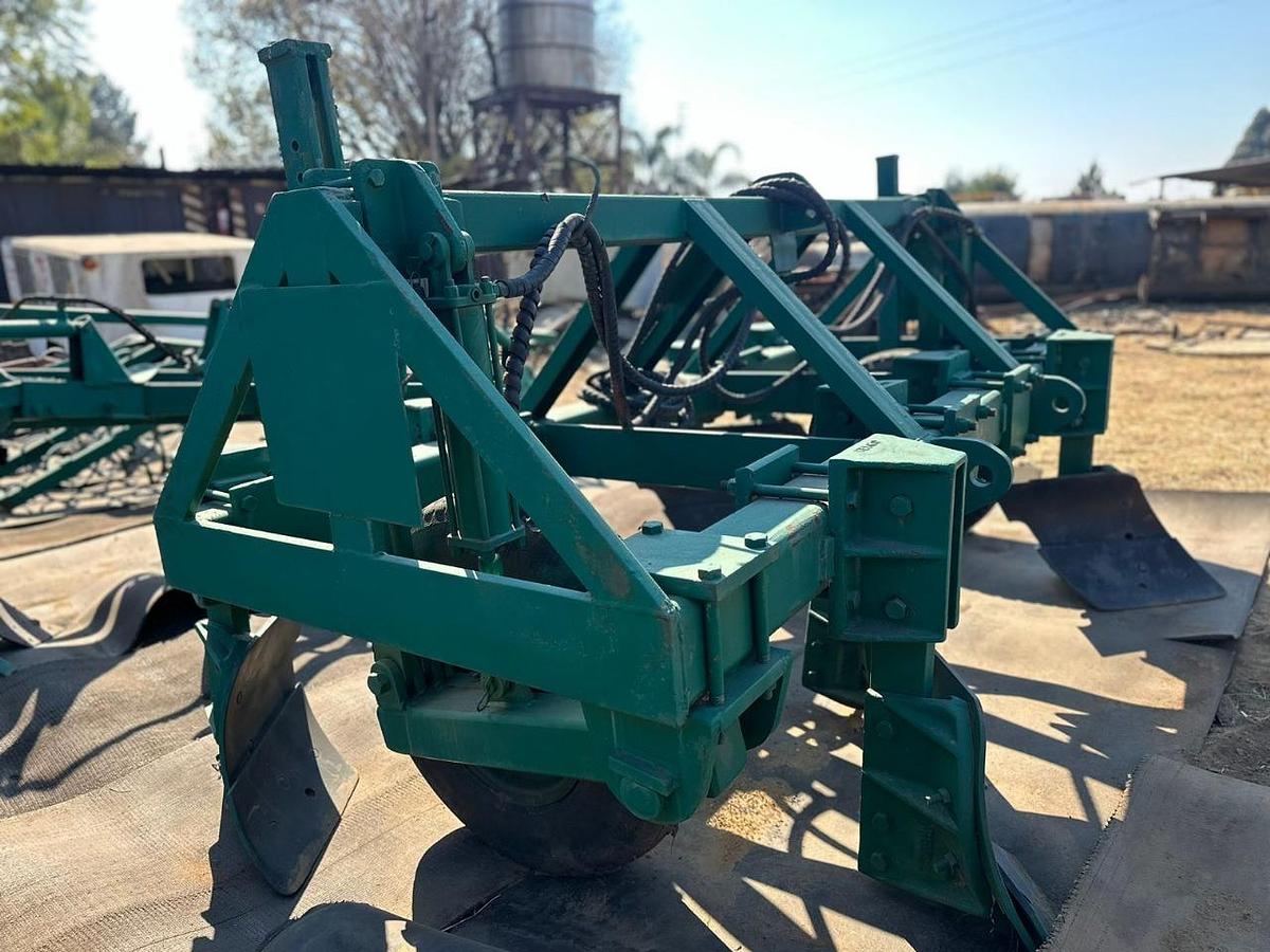 Used HYDRAULIC CONTOUR 8X DISK PLOW