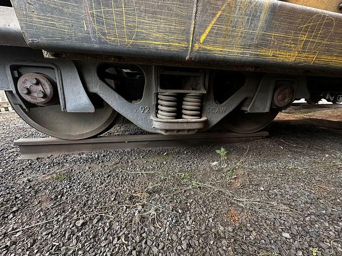 Used RDS BOTTOM SIDE DISCHARGE HOPPER