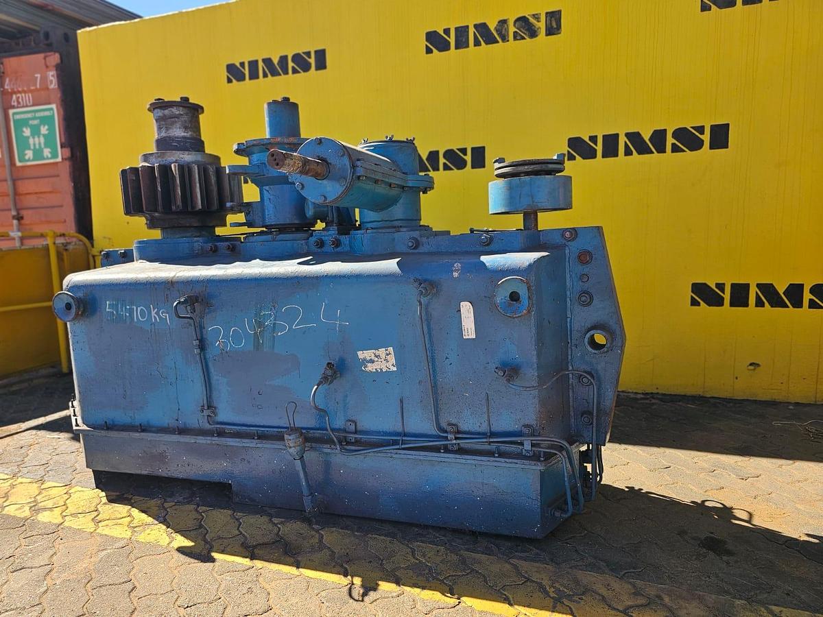 Used LOW SPEED HIGH TORQUE INDUSTRIAL HEAVY DUTY GEARBOX (USED)
