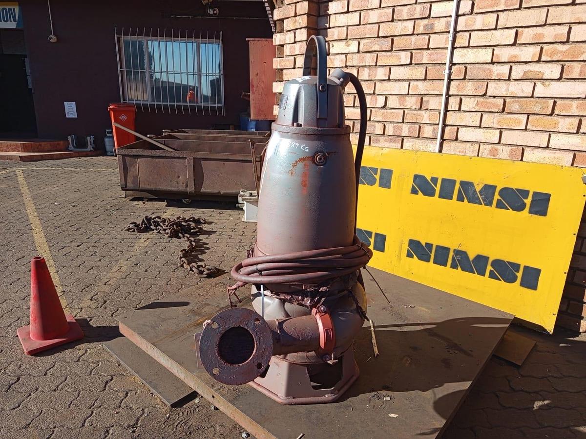 Used SUBMERSIBLE PUMP 400V 15KW
