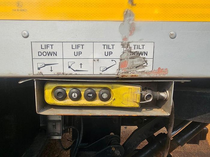 Used HENRED FRUEHAUF DOUBLE AXLE INSOLATED BODY TRAILER WITH RAVIOLI TAIL LIFT