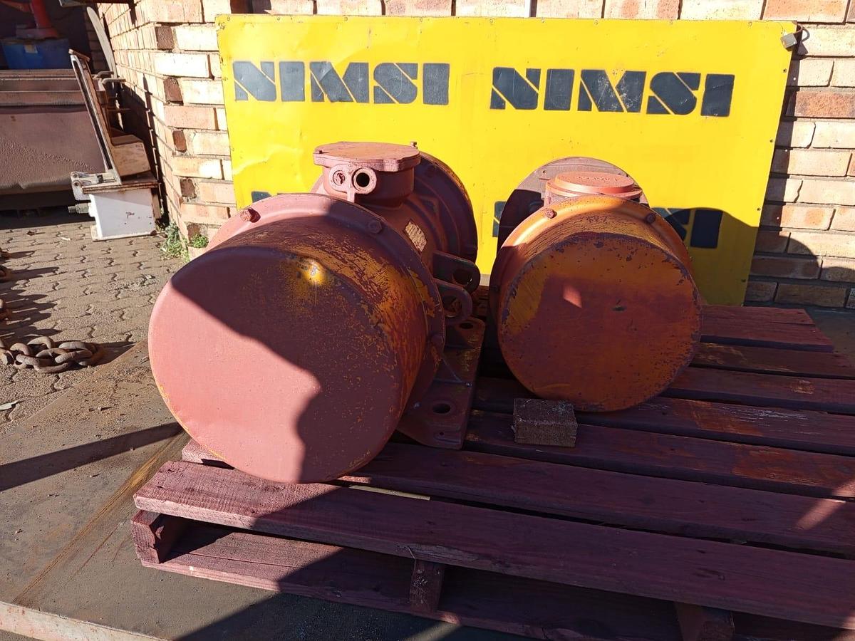 Used VIBRATING MOTORS 