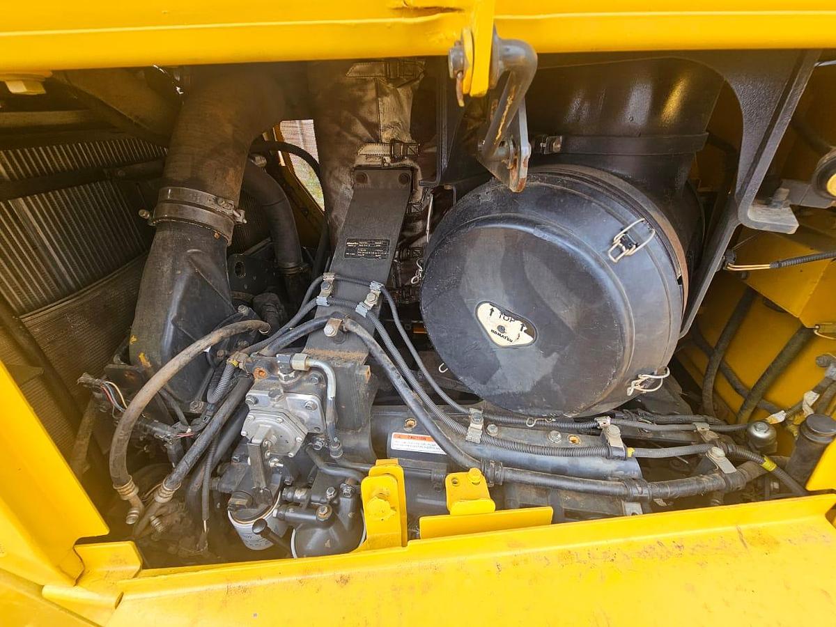 Used KOMATSU D155AX TRACKED DOZER - OPERATIONAL