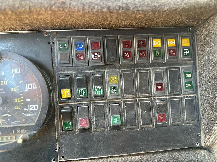 Used KRUPP KMK 5120 ALL TERRAIN 120 TON CRANE (RUNNER)