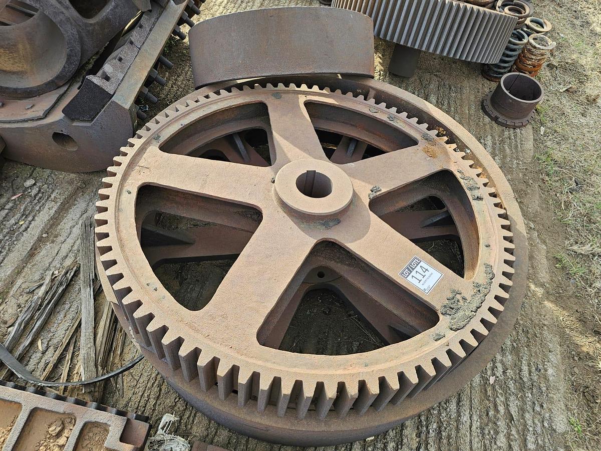 Used CRUSHER FLY WHEELS AND GEAR