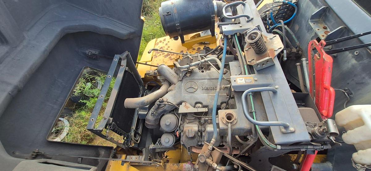 Used B40 D (STRIPPING FOR PARTS)