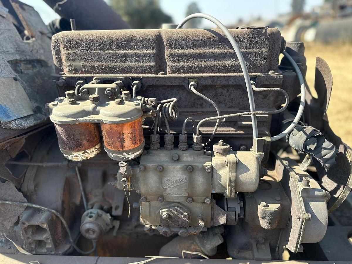 Used SCRAP ANTIQUE TRACTORS (STRIPPING FOR SPARES)