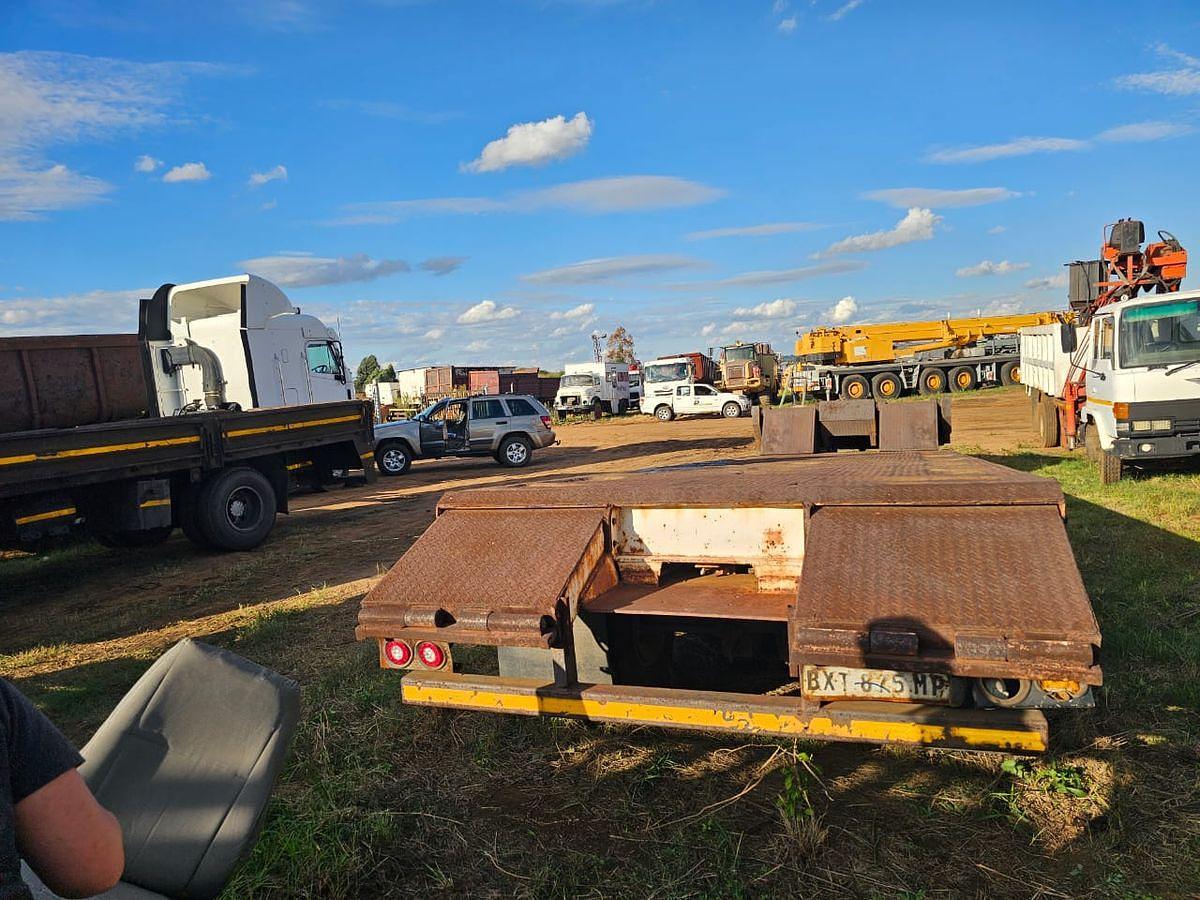 Used SWIFT LOWBED TRAILER