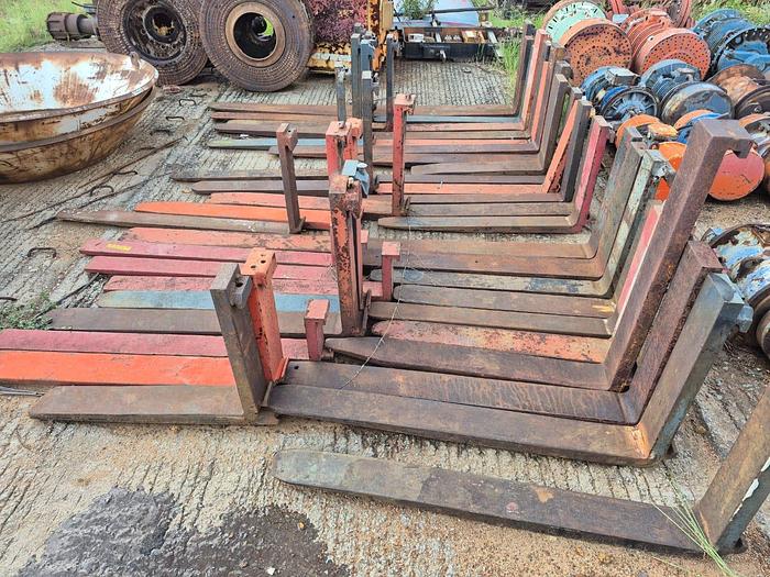 Used FORK LIFT FORKS