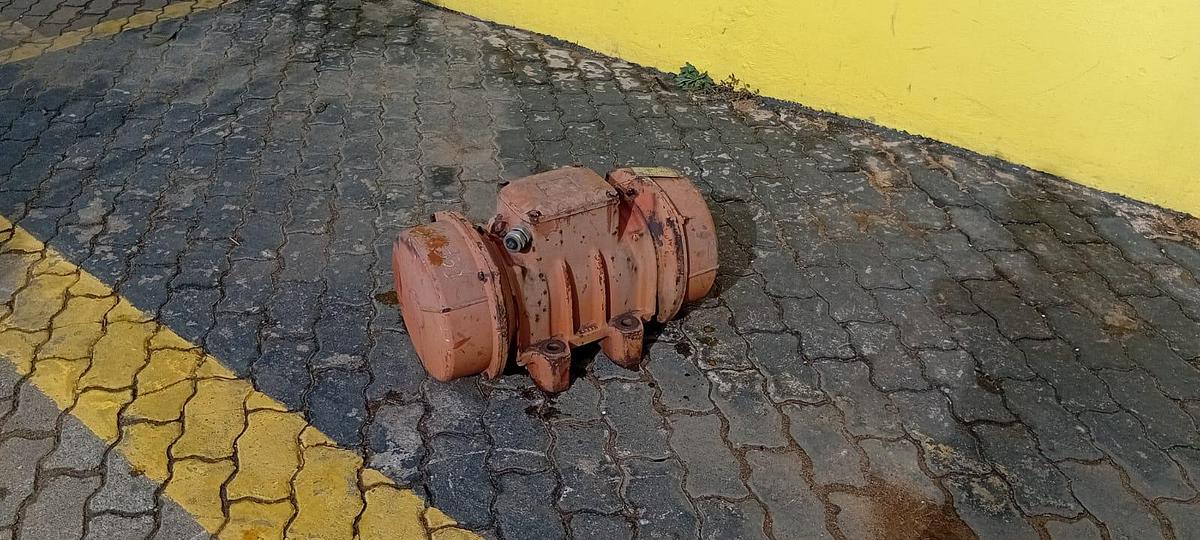 Used 2,2KW VIBRATING MOTOR (USED)