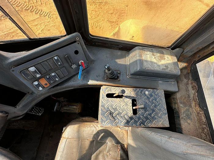 Used BELL TRACTOR (RUNNER)