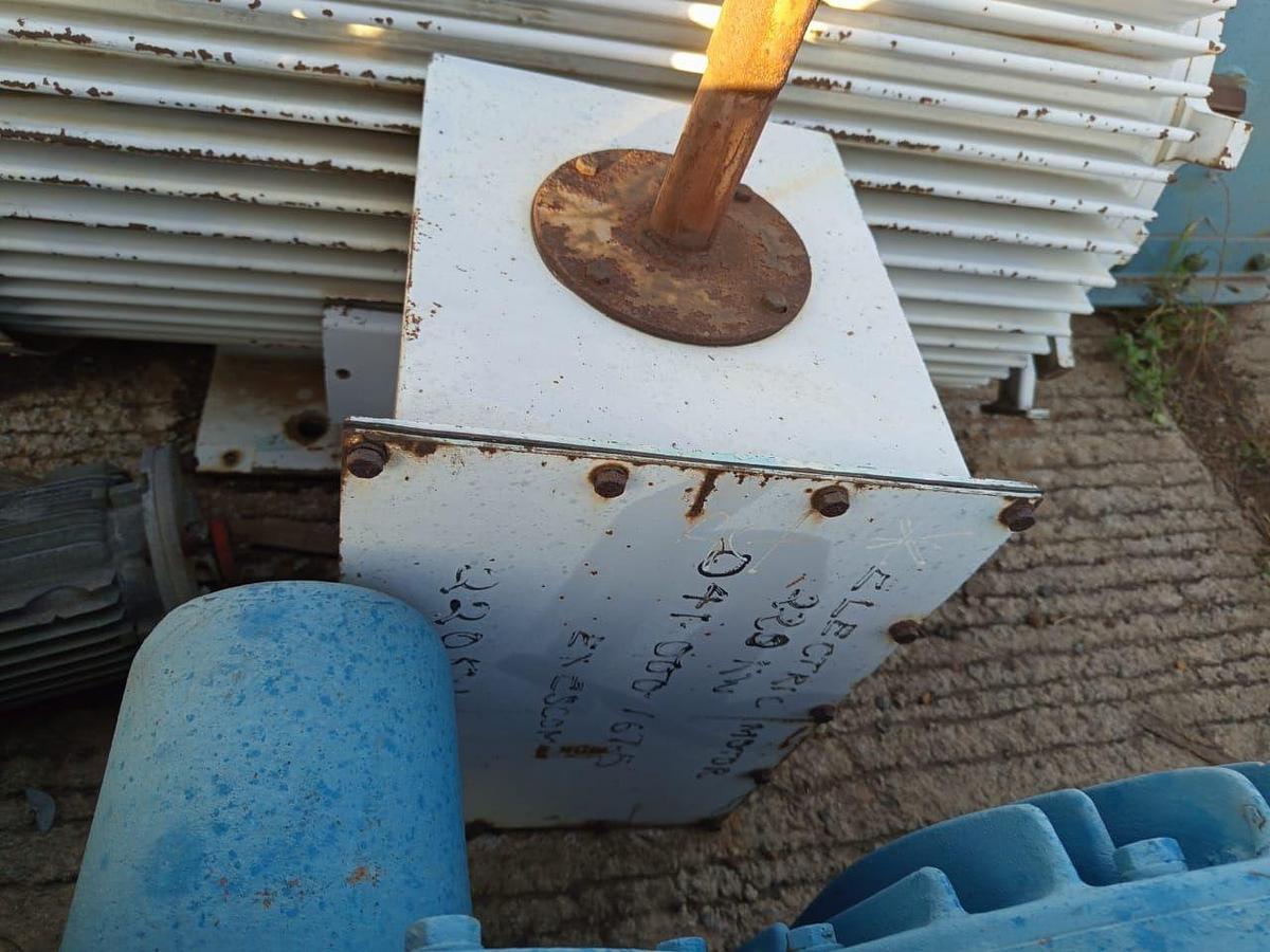 Used 220 KW INDUCTION MOTOR - USED CONDITION