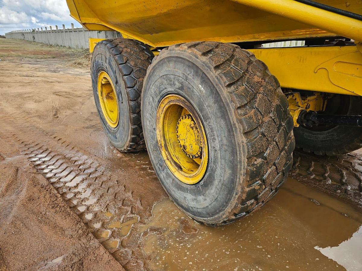 Used BELL B20D 6X4 ARTICULATED DUMP TRUCK