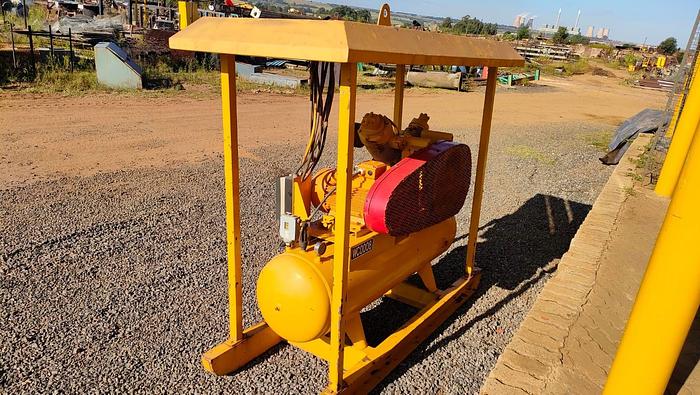 Used 13 BAR DUAL CHAMBER 7.5KW 400V INGERSOLL-RAND TYPE 30 COMPRESSOR (NOT TESTED)