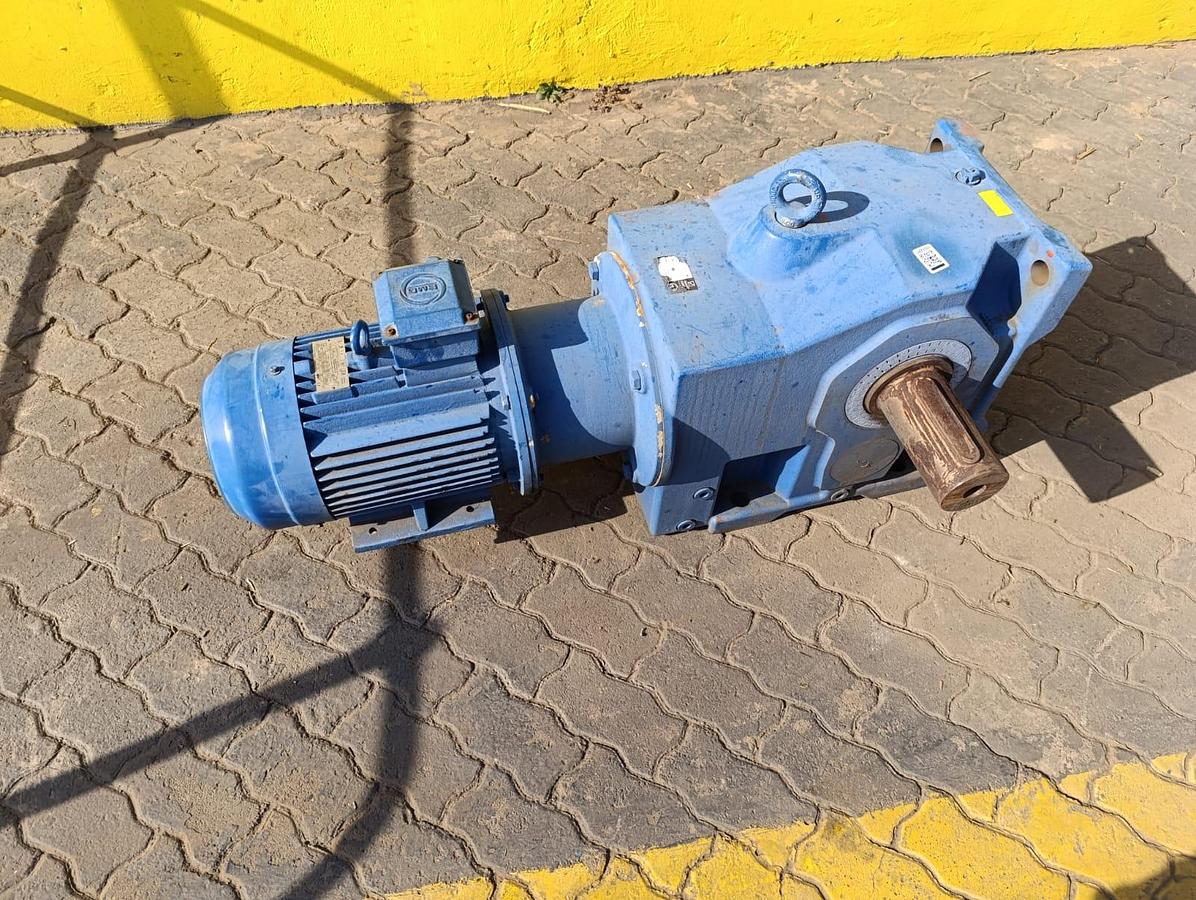 Used POWERPACK GEARBOX WITH ELECTRIC MOTOR 5.5KW