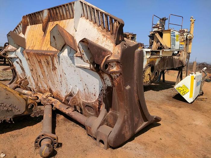 Used KOMATSU 475A DOZER WITH ENGINE, RIPPER AND BLADE (PARTIALLY STRIPPED