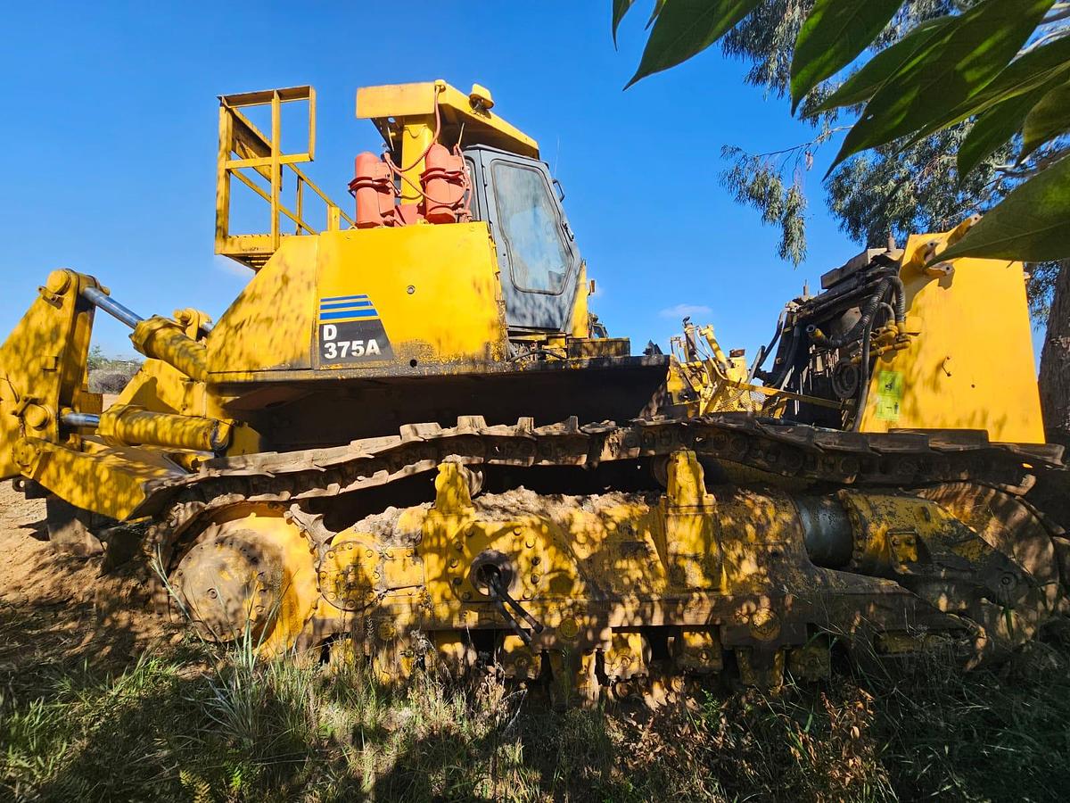 Used D375A KOMATSU DOZER (STRIPPING)