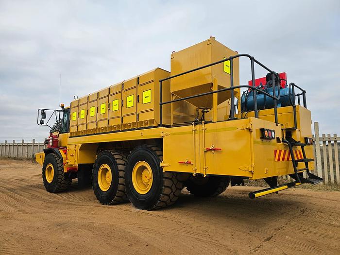 Used BELL B25D 6X6 FULLY EQUIPPED ARTICULATED SERVICE TRUCK/UNIT (RUNNER)