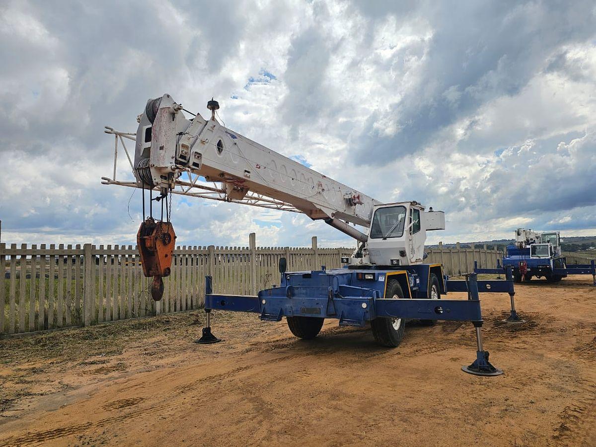Used 18 TONNES CAPACITY FAUN CRANE - OPERATIONAL