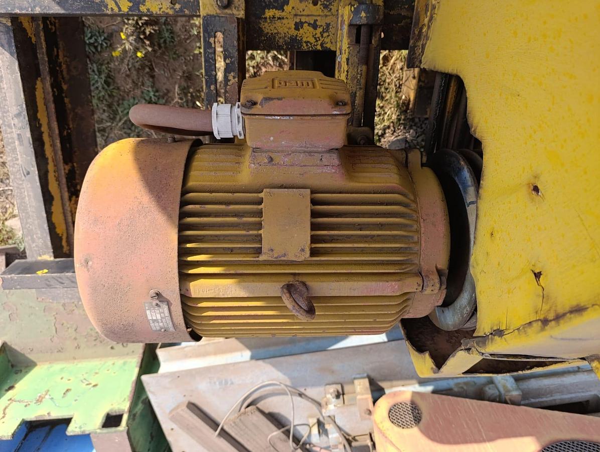 Used JAW CRUSHER WITH 15KW ELECTRIC MOTOR