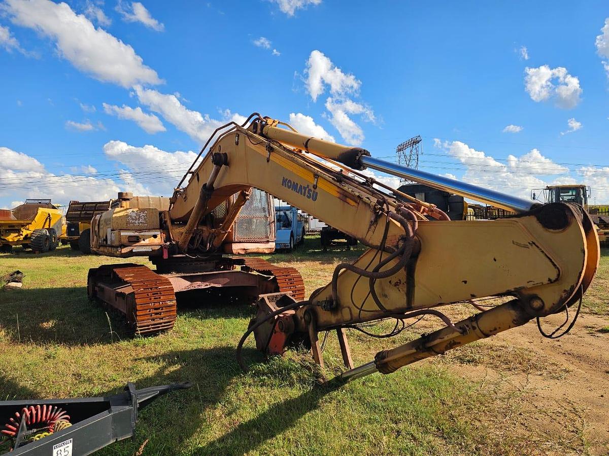 Used KOMATSU TRACKED EXCAVATOR