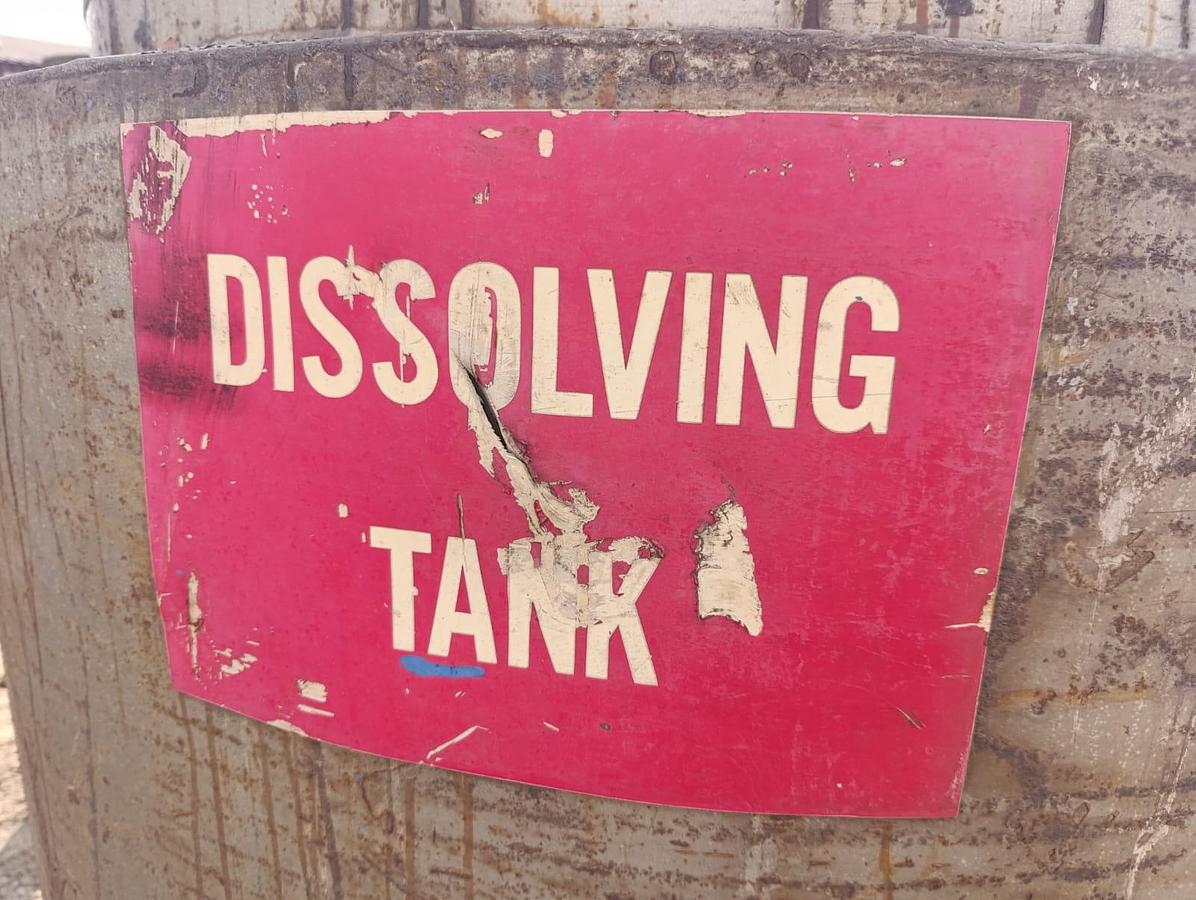 Used DISSOLVING TANK