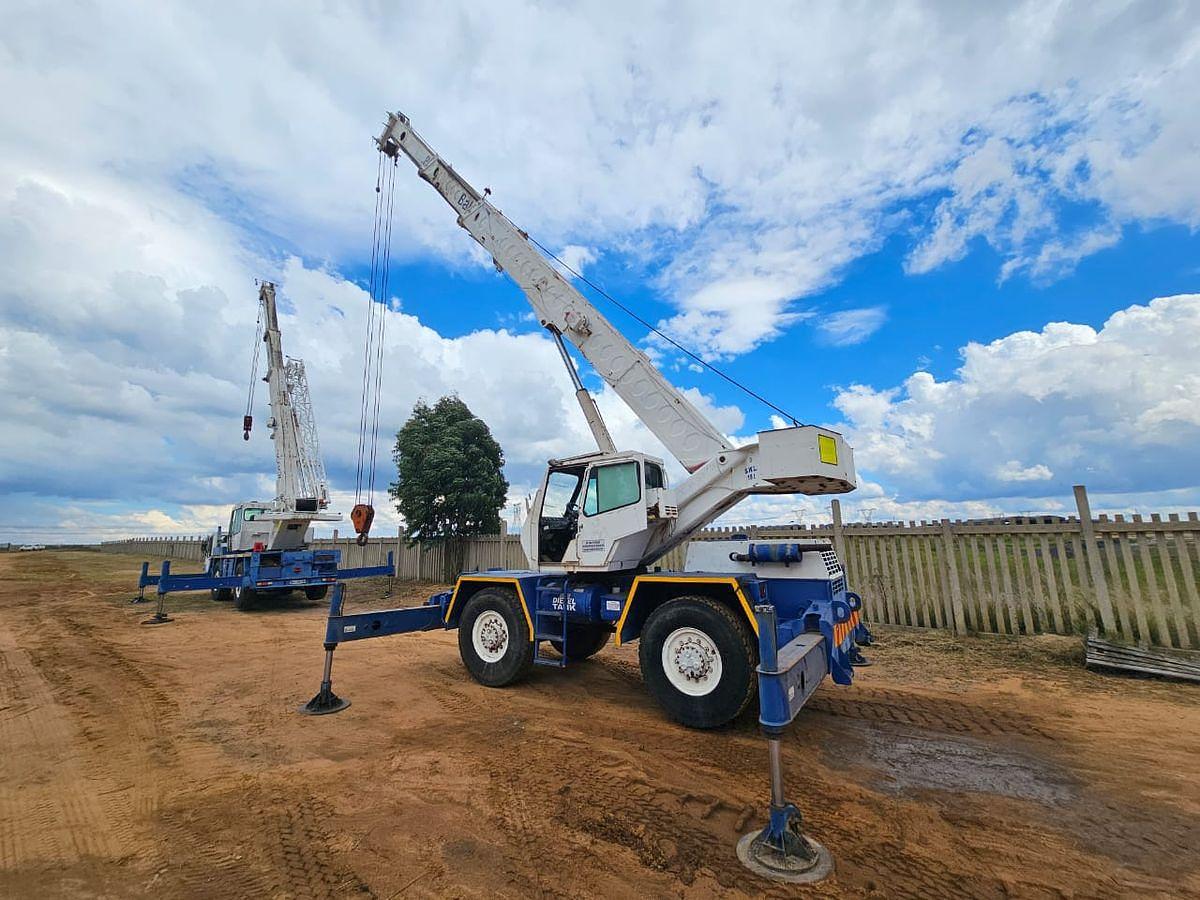 Used 18 TONNES CAPACITY FAUN CRANE - OPERATIONAL