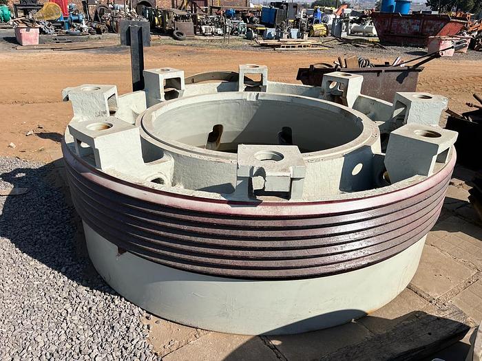 Used Various Crusher spares and liners