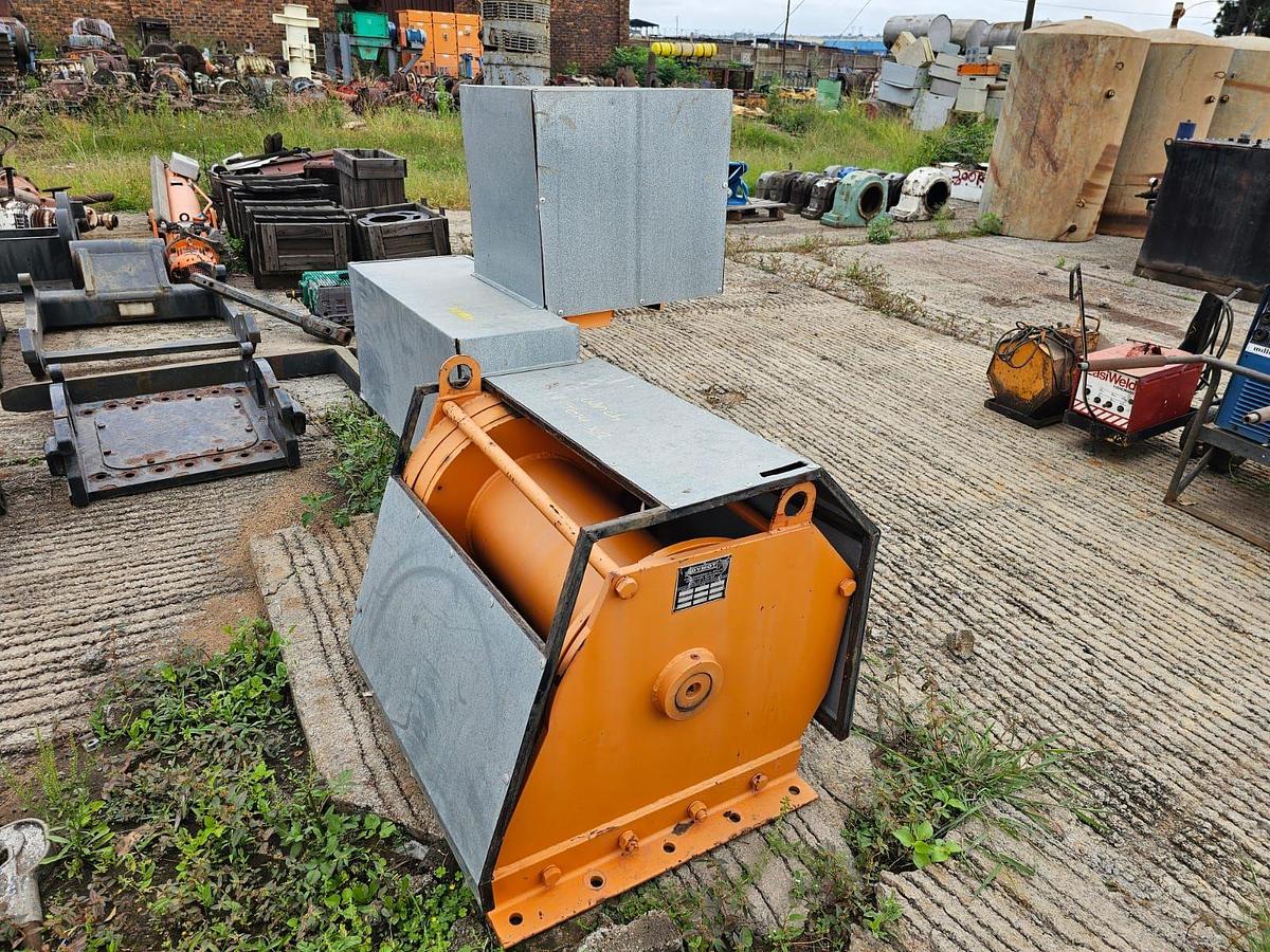 Used DYMOT GEARBOX WITH ELECTRIC MOTOR IN ENCLOSURE AND ELECTRIC BOX