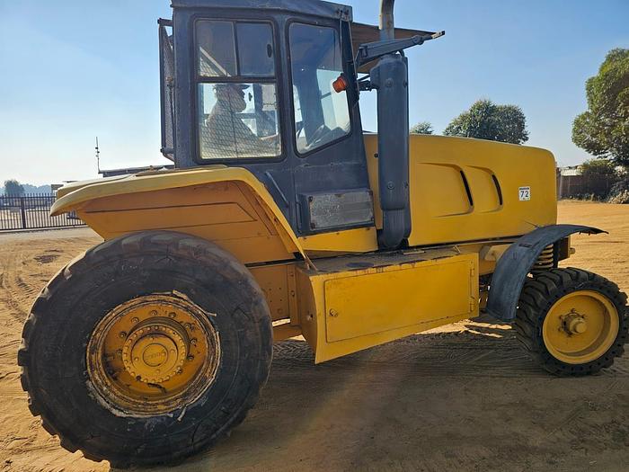 Used BELL TRACTOR (RUNNER)