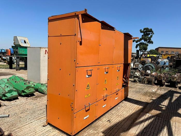 Used MCC ELECTRICAL DISTRIBUTION BOARD / INDEPENDENT SWITCHBOARD (NOT TESTED)