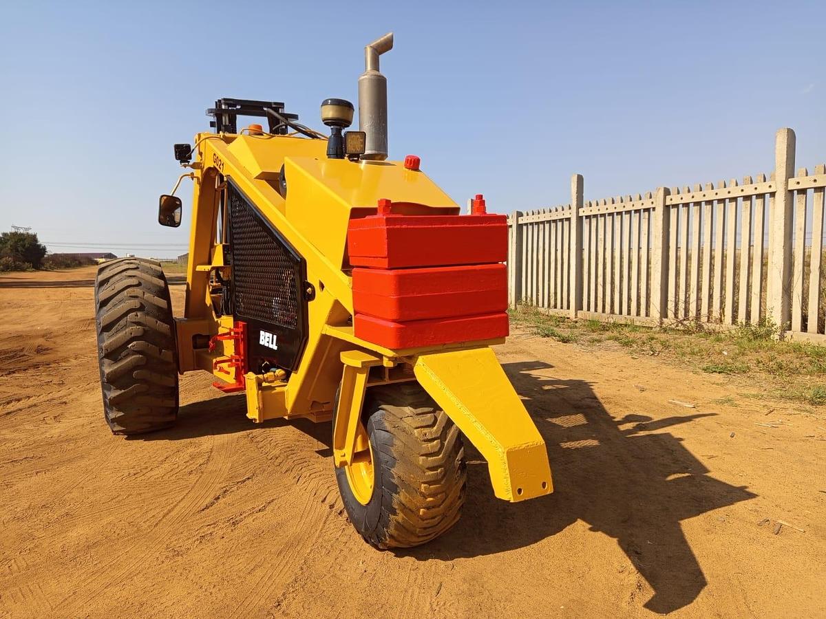 Used BELL 120 SUPER 2.75 TON ROUGH TERRAIN FORKLIFT(USED CONDITION)