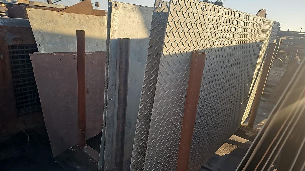 Used GALVANIZED CHECKER PLATES (USED)