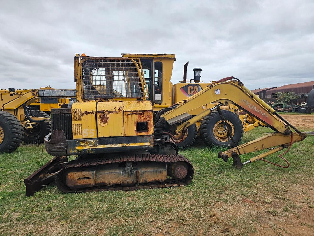 Used HYUNDAI ROBEX 55-7 EXCAVATOR