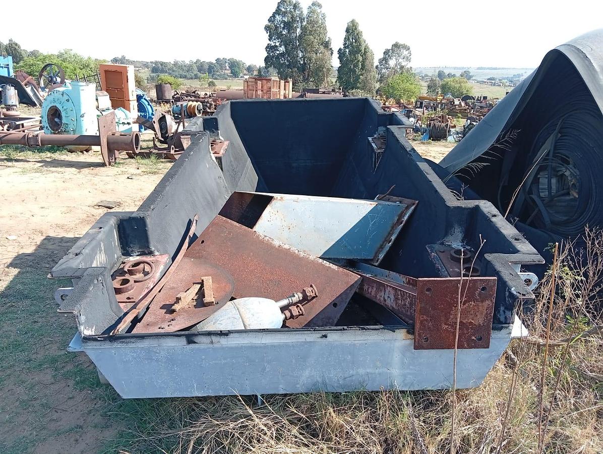 Used CHUTE CONVEYOR BIN